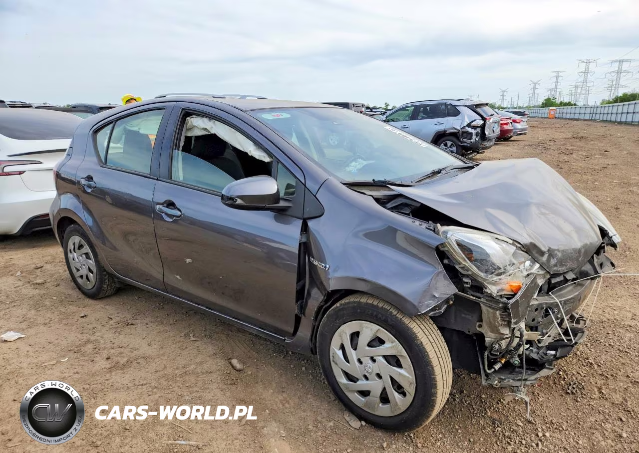 2016 Toyota Prius C Two VIN:JTDKDTB33G1130218 - 4