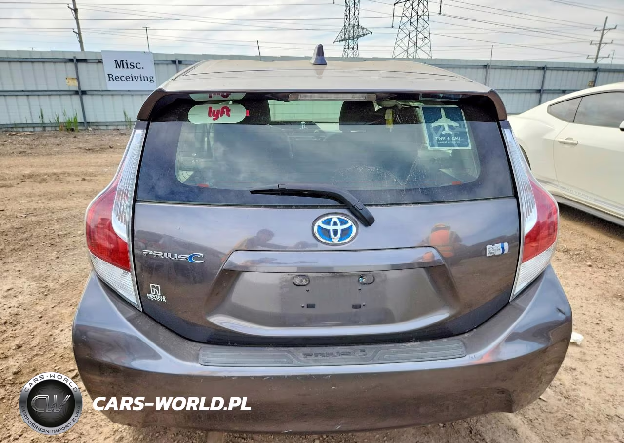 2016 Toyota Prius C Two VIN:JTDKDTB33G1130218 - 6