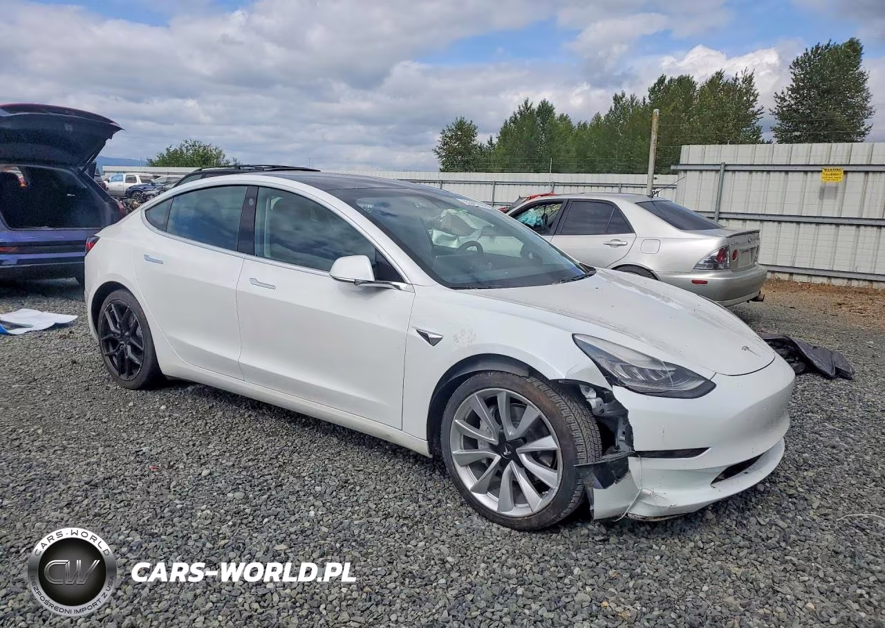 2020 Tesla Model 3 VIN:5YJ3E1EAXLF709112 - 4