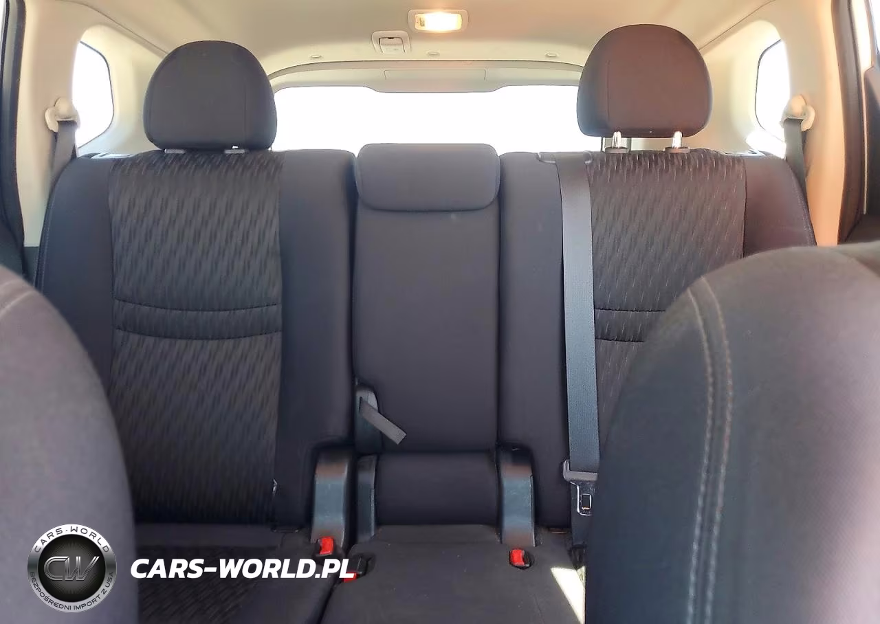 2019 Nissan Rogue S VIN:5N1AT2MTXKC813788 - 10