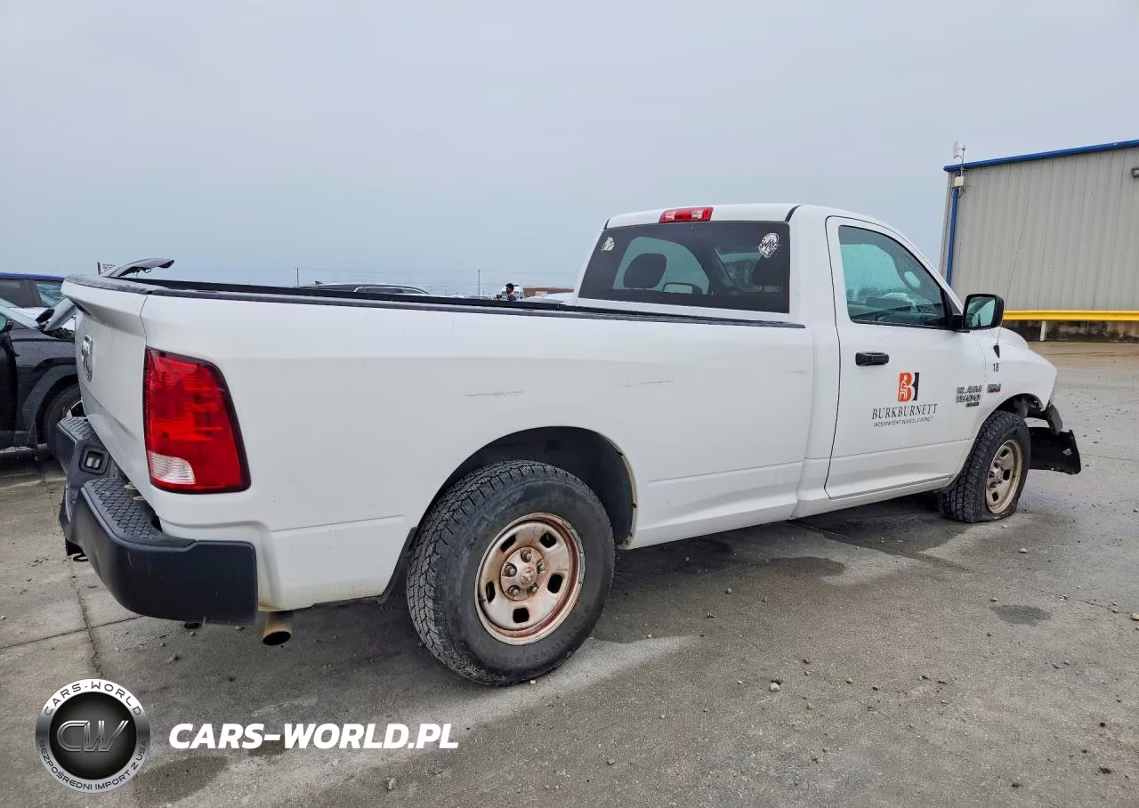 2019 Ram 1500 Classic Tradesman VIN:3C6JR6DT2KG541168 - 3