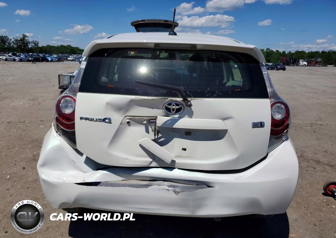 2014 Toyota Prius C Four VIN:JTDKDTB36E1075907 - 6
