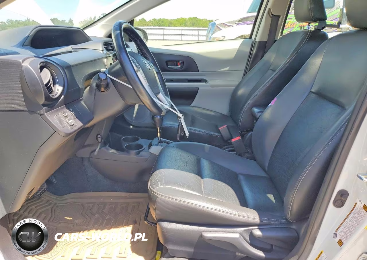 2014 Toyota Prius C Four VIN:JTDKDTB36E1075907 - 7
