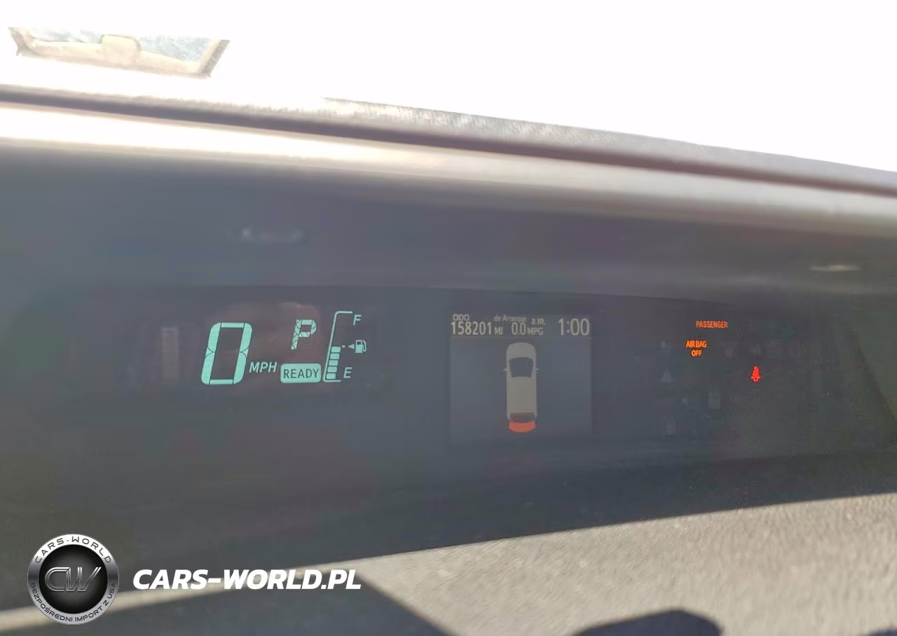 2014 Toyota Prius C Four VIN:JTDKDTB36E1075907 - 9