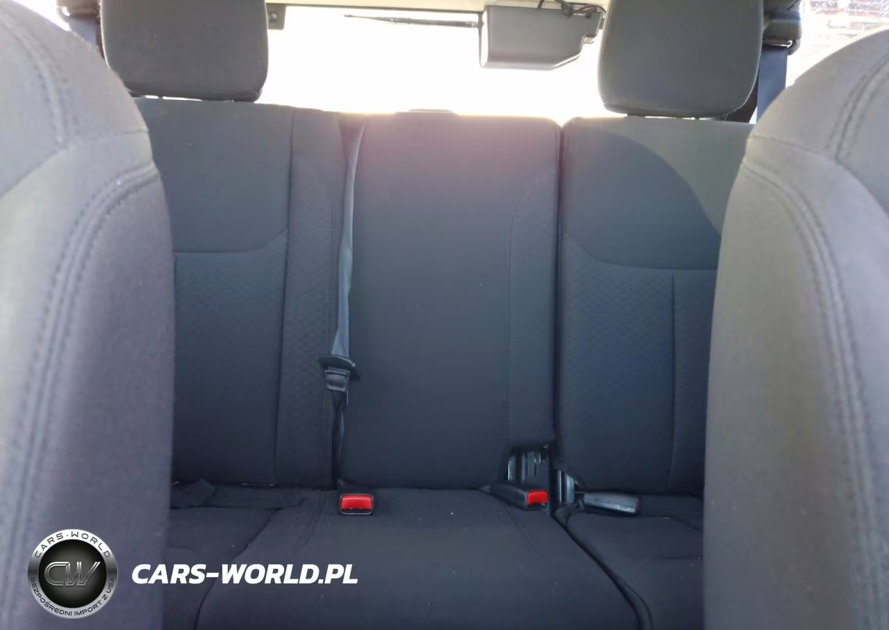 2015 Jeep Wrangler Unlimited Sport VIN:1C4BJWDG1FL520957 - 10