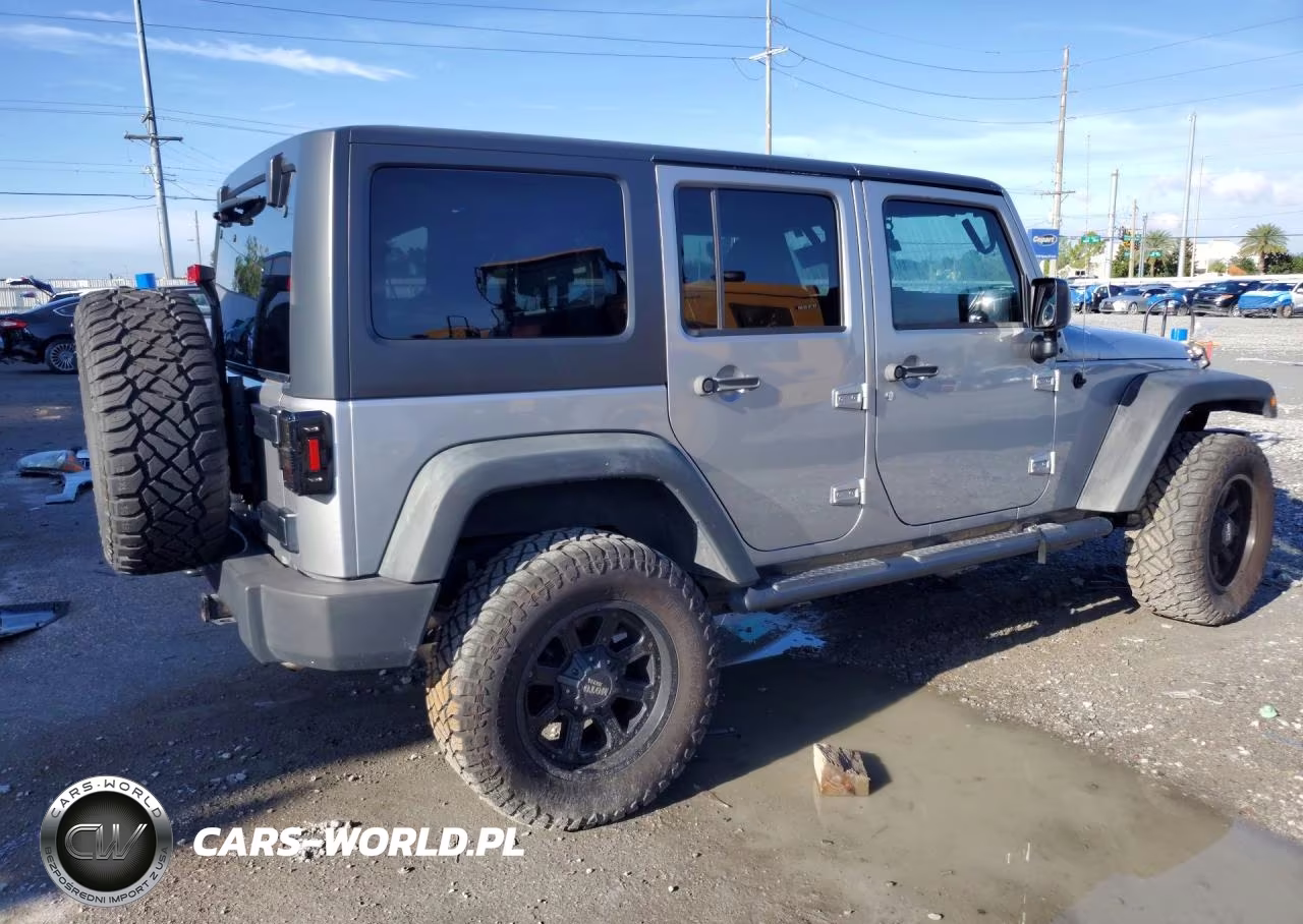 2015 Jeep Wrangler Unlimited Sport VIN:1C4BJWDG1FL520957 - 3