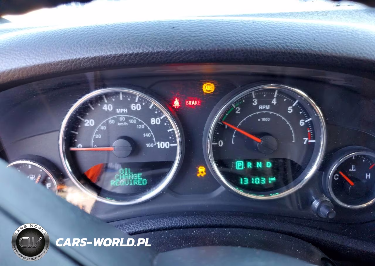 2015 Jeep Wrangler Unlimited Sport VIN:1C4BJWDG1FL520957 - 9