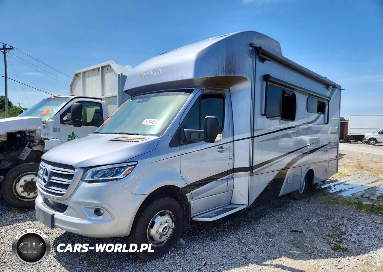 2020 Tiffen Rv VIN:W1X8E33Y0LN119178 - 2