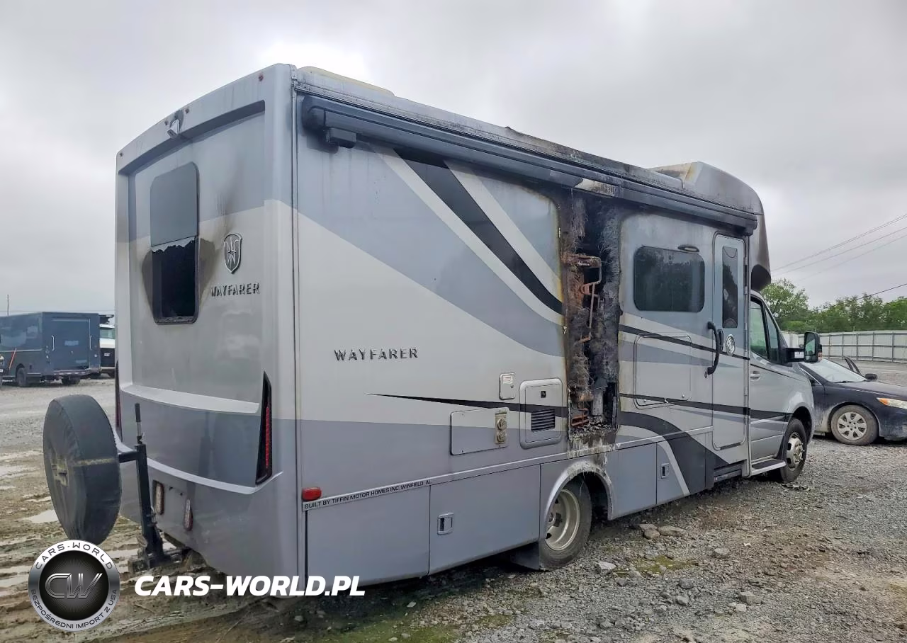 2020 Tiffen Rv VIN:W1X8E33Y0LN119178 - 4