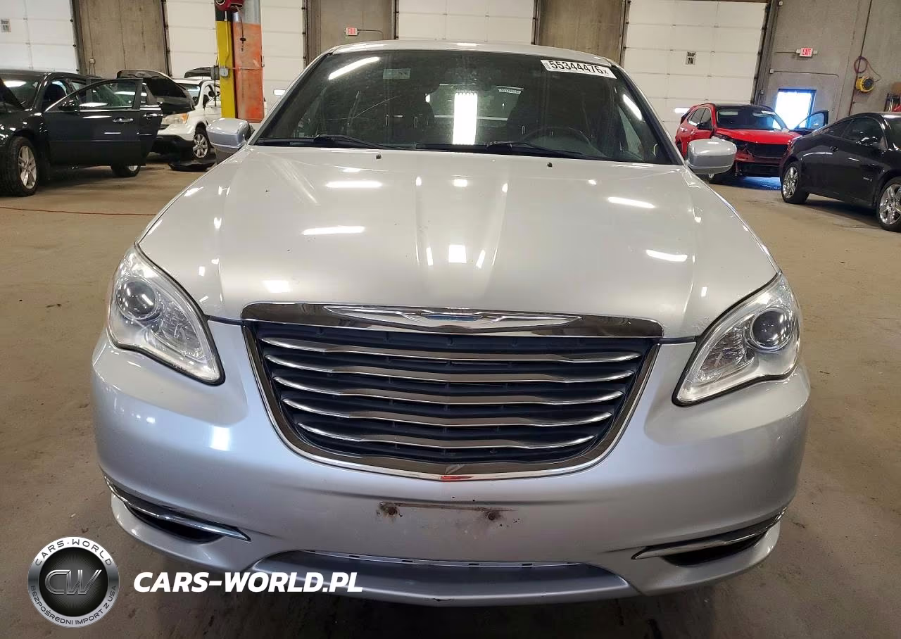 2011 Chrysler 200 Touring VIN:1C3BC1FB3BN589487 - 5