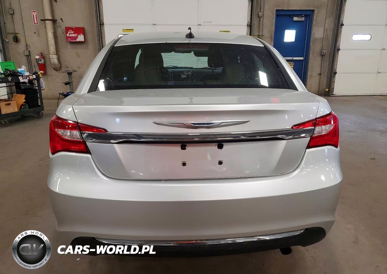 2011 Chrysler 200 Touring VIN:1C3BC1FB3BN589487 - 6