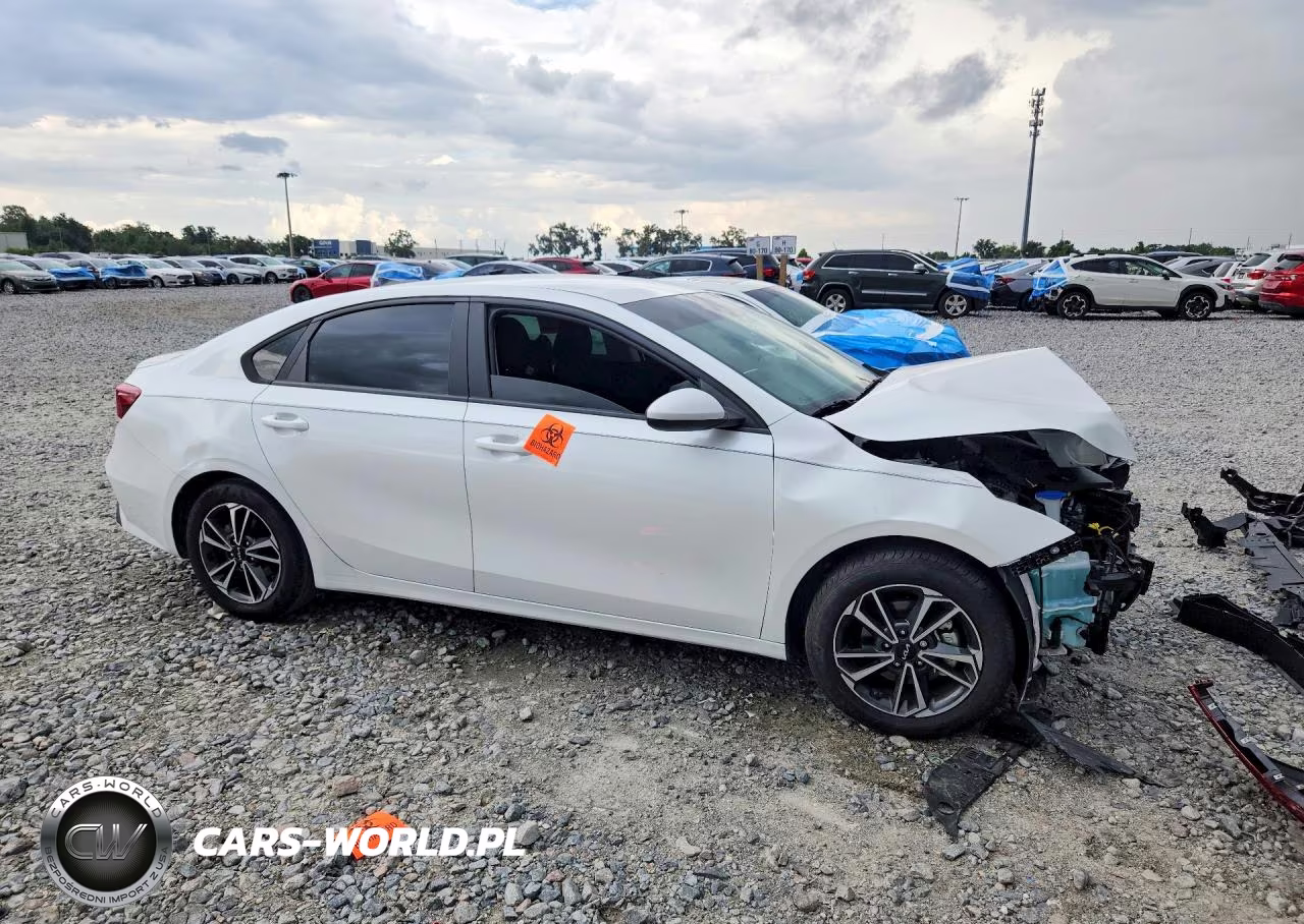 2023 Kia Forte Lxs VIN:3KPF24AD0PE508774 - 4