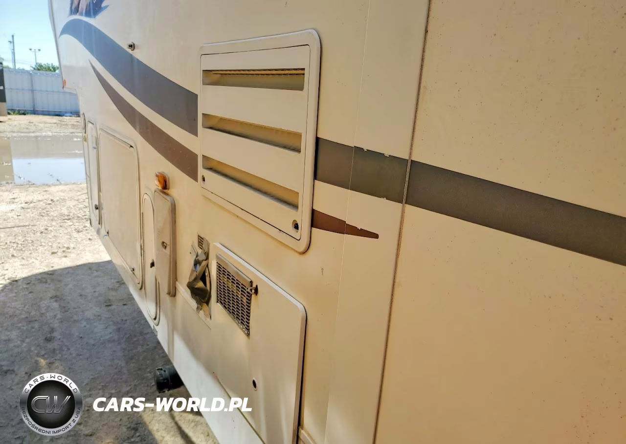 2011 Forest River Chaparral Camper VIN:5ZT3CLVB6BA302596 - 8