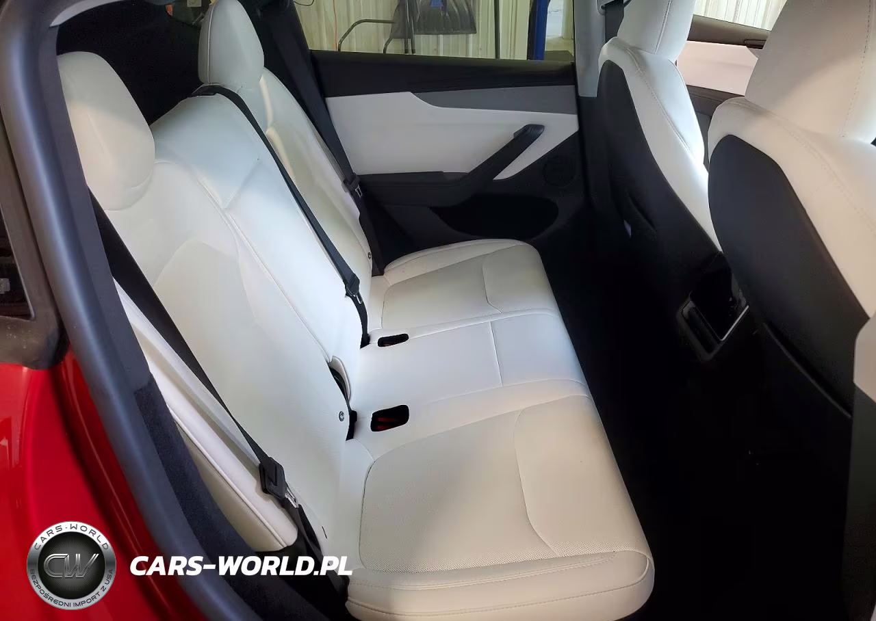 2026 Tesla Model Y VIN:7SAYGDED2TF558684 - 11