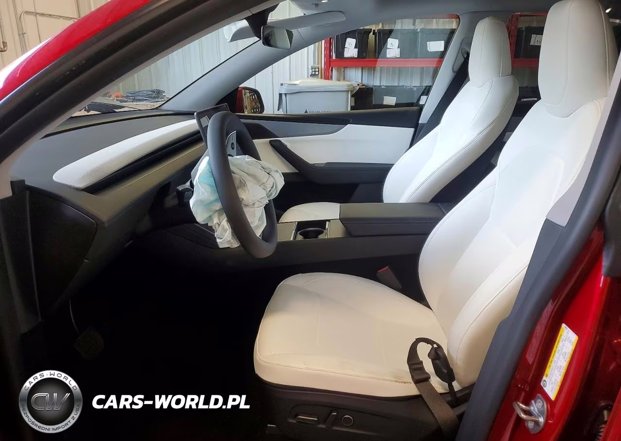 2026 Tesla Model Y VIN:7SAYGDED2TF558684 - 7