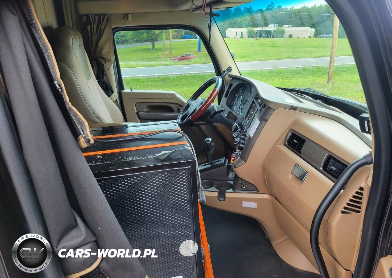 2016 Kenworth T680 Trucks Semi Truck VIN:1XKYDP9XXGJ483036 - 5