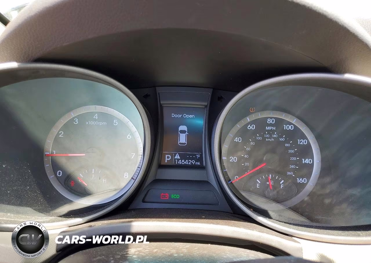 2016 Hyundai Santa Fe VIN:5XYZU3LB4GG337592 - 9