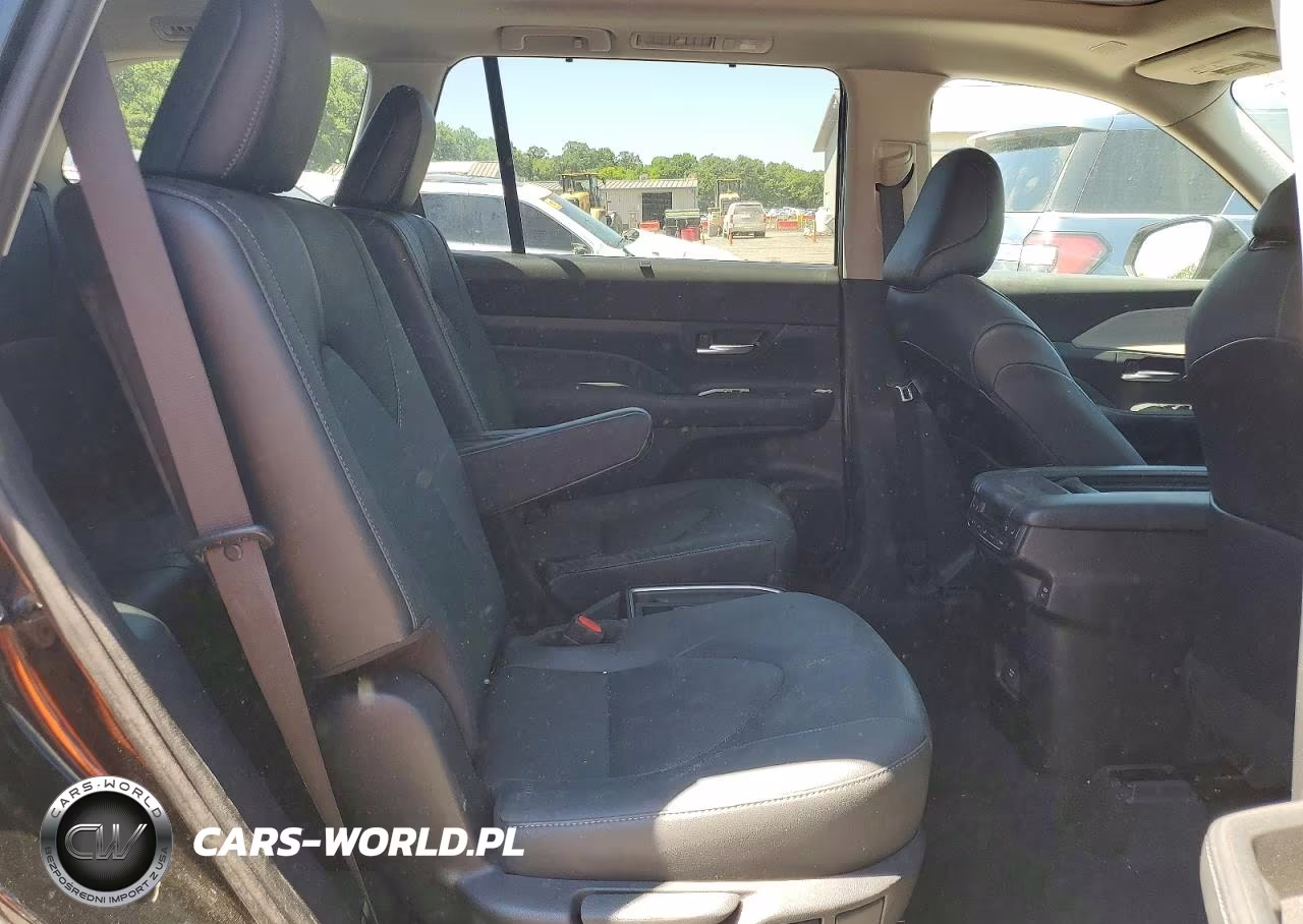2024 Toyota Grand Highlander Platinum VIN:5TDAAAB52RS005887 - 11