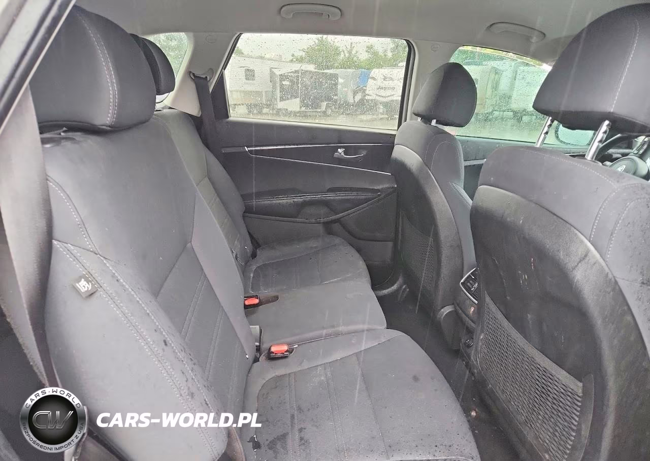2018 Kia Sorento Lx VIN:5XYPG4A30JG415762 - 11
