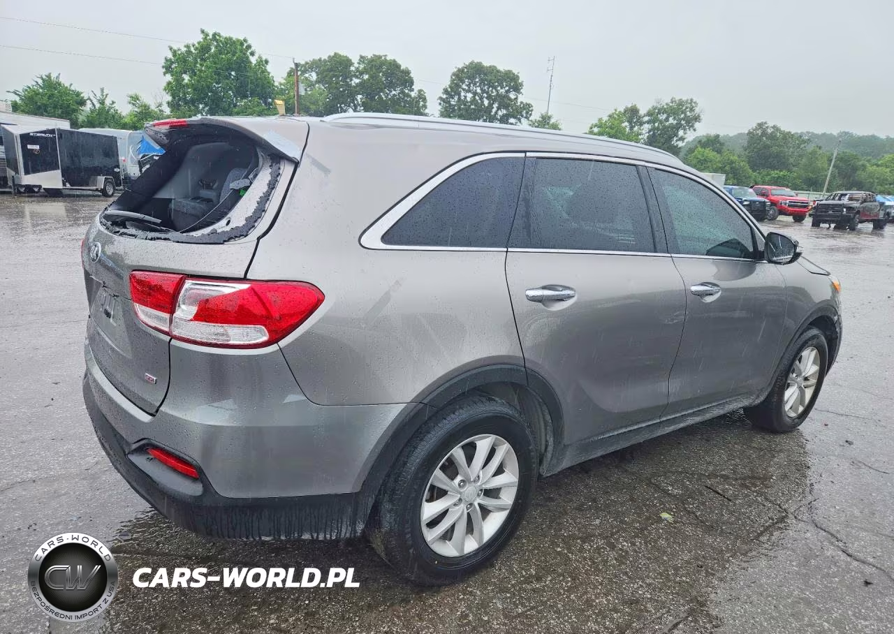 2018 Kia Sorento Lx VIN:5XYPG4A30JG415762 - 3