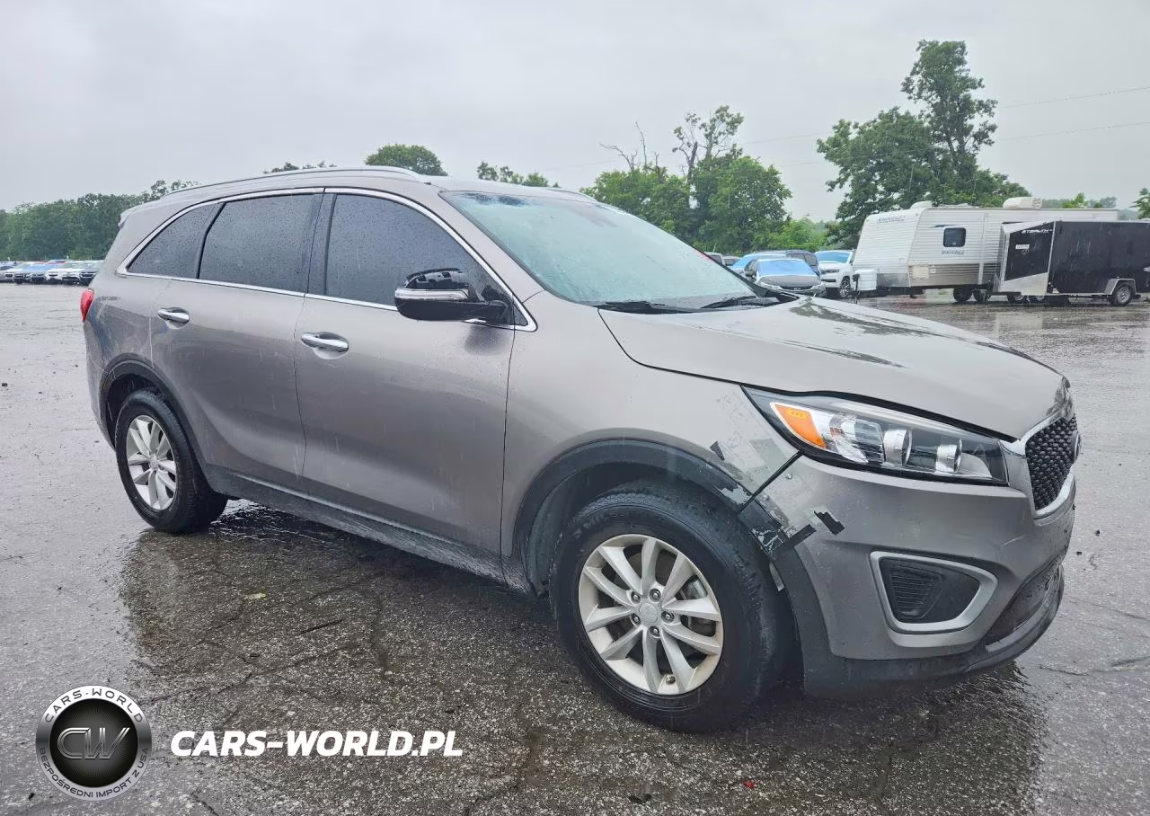 2018 Kia Sorento Lx VIN:5XYPG4A30JG415762 - 4
