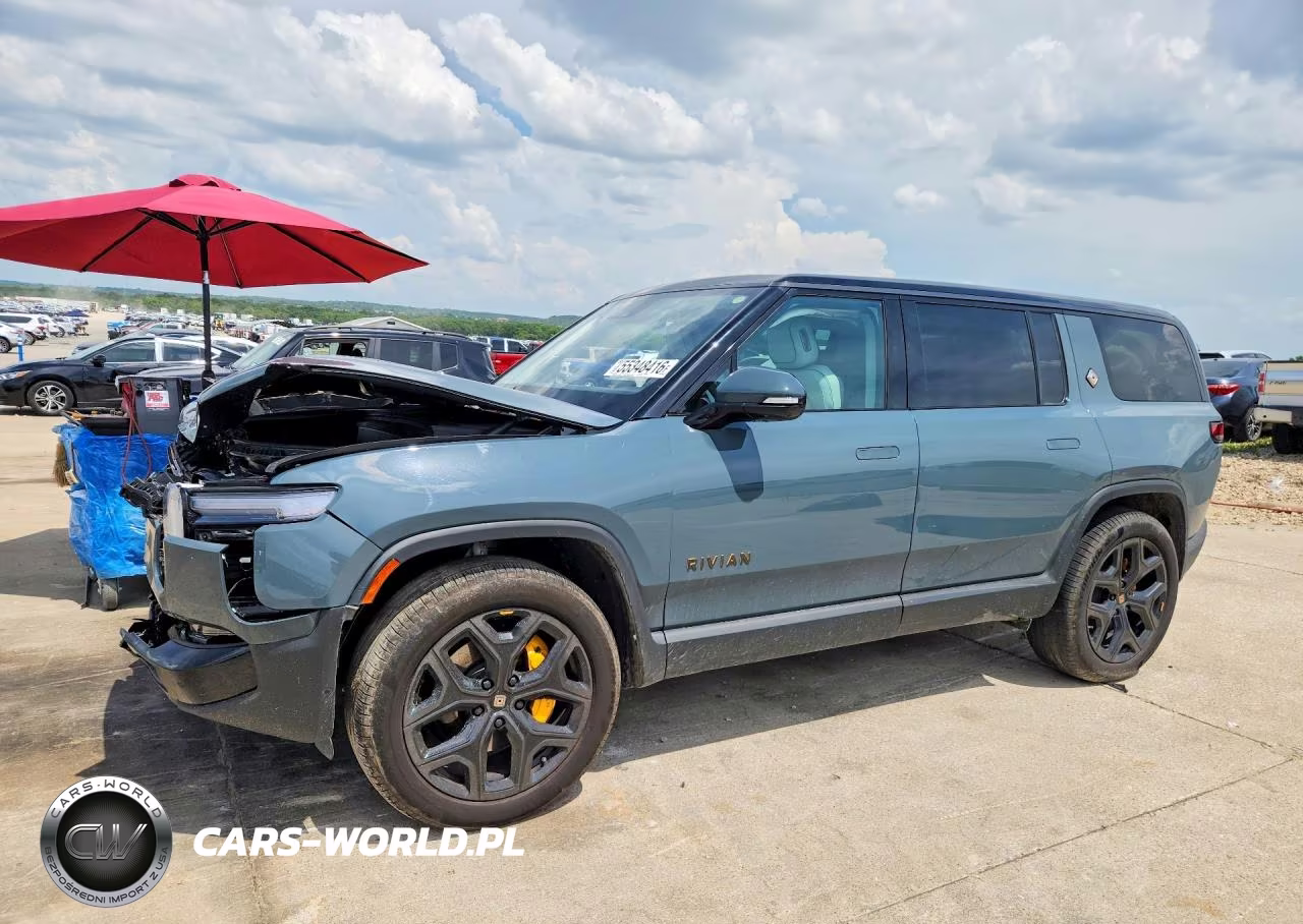 2025 Rivian R1S Premium