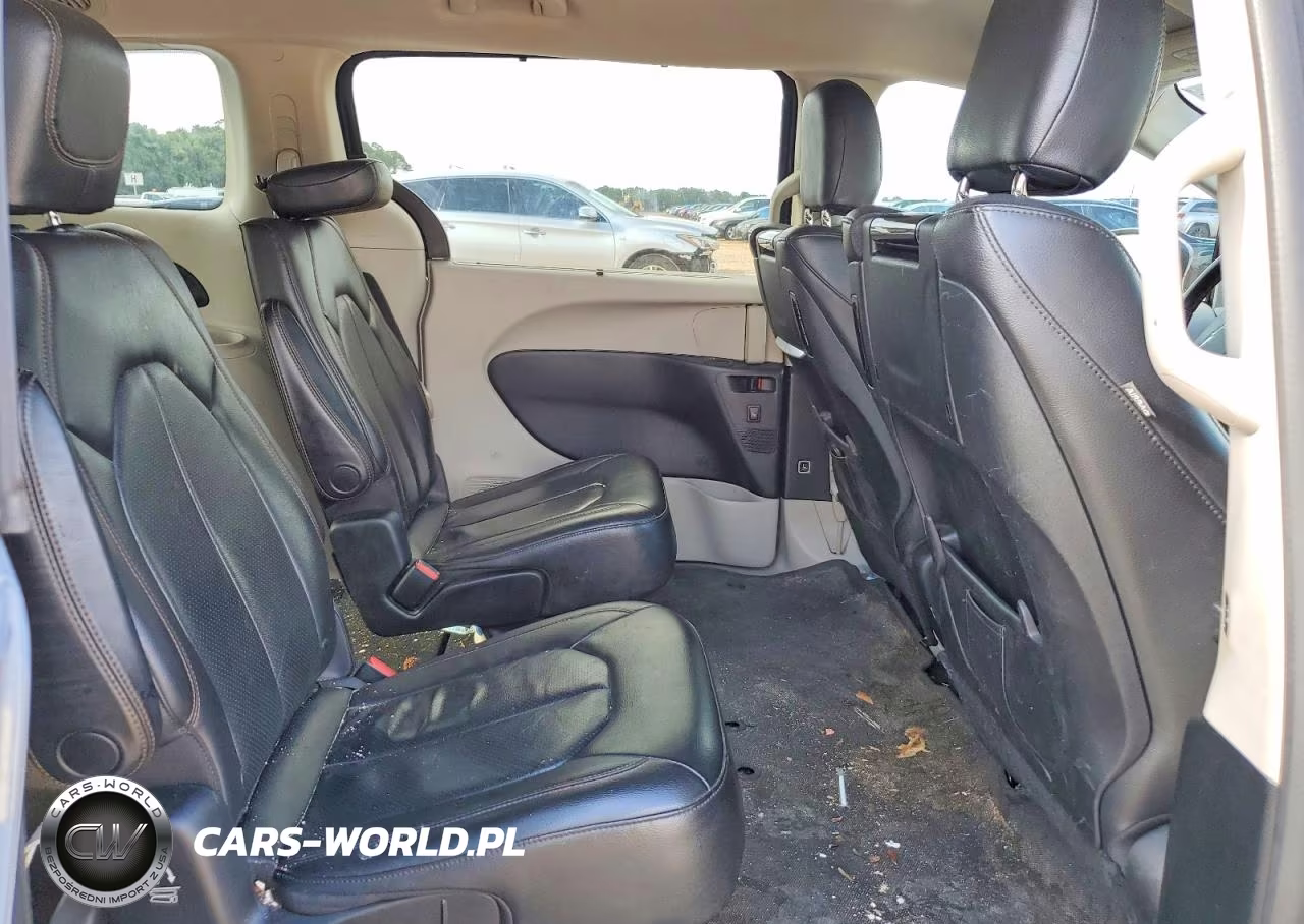 2017 Chrysler Pacifica Touring L Plus VIN:2C4RC1EG4HR708599 - 11
