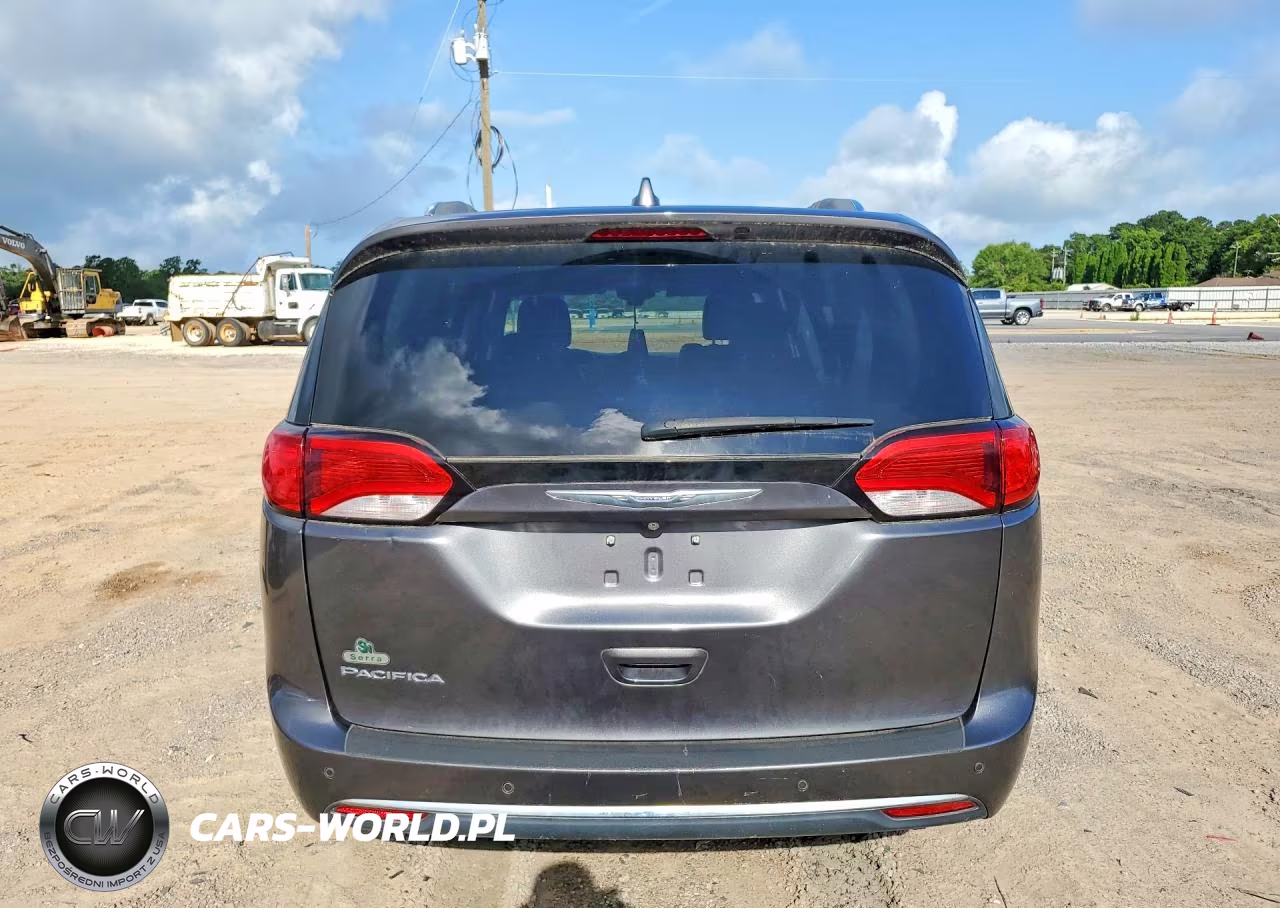 2017 Chrysler Pacifica Touring L Plus VIN:2C4RC1EG4HR708599 - 6