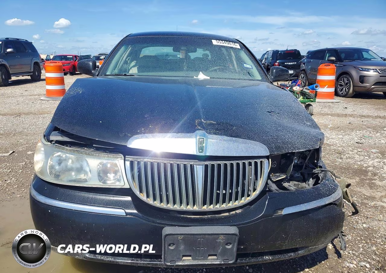 2002 Lincoln Town Car Cartier L VIN:1LNHM85W12Y645680 - 5