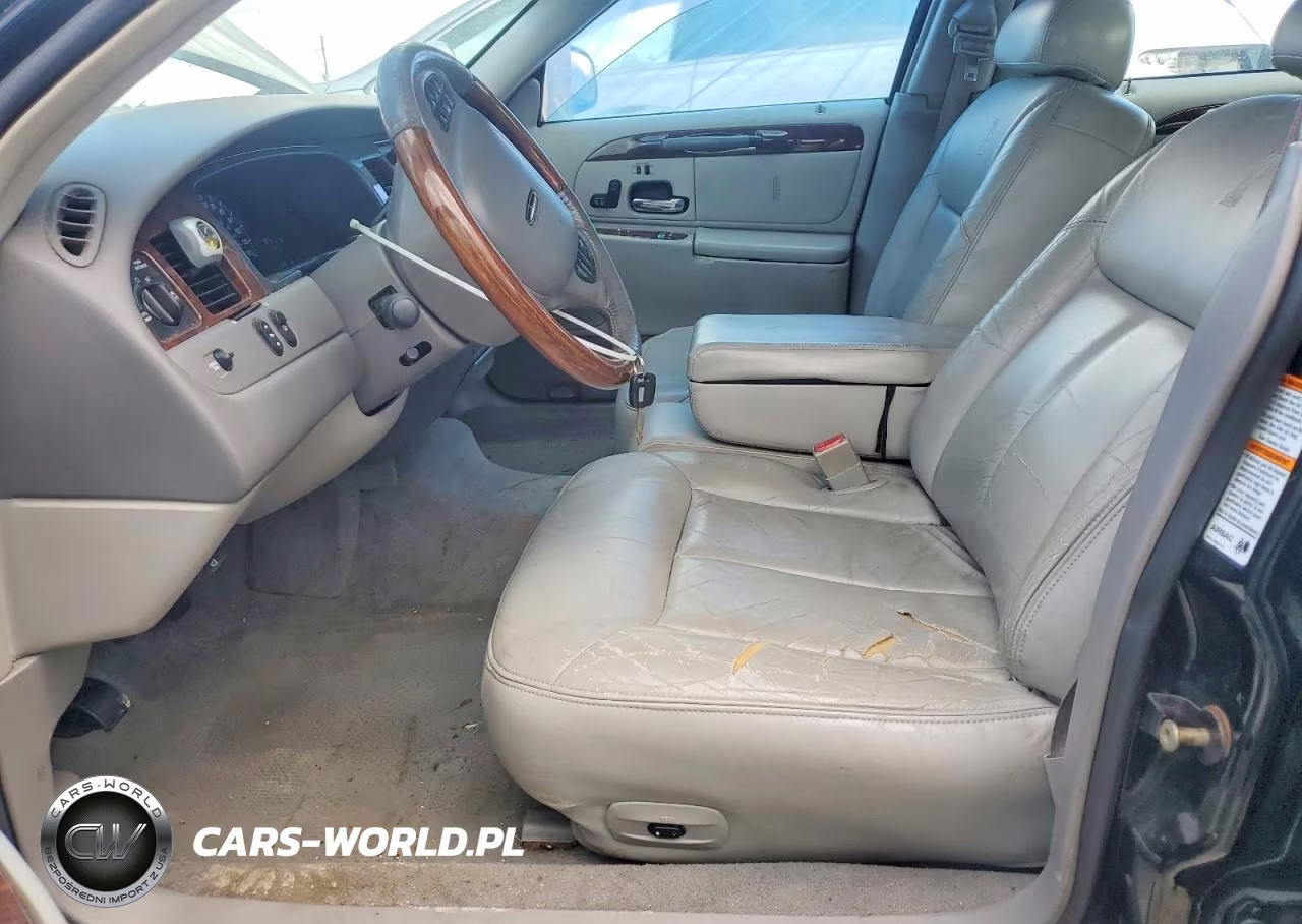 2002 Lincoln Town Car Cartier L VIN:1LNHM85W12Y645680 - 7