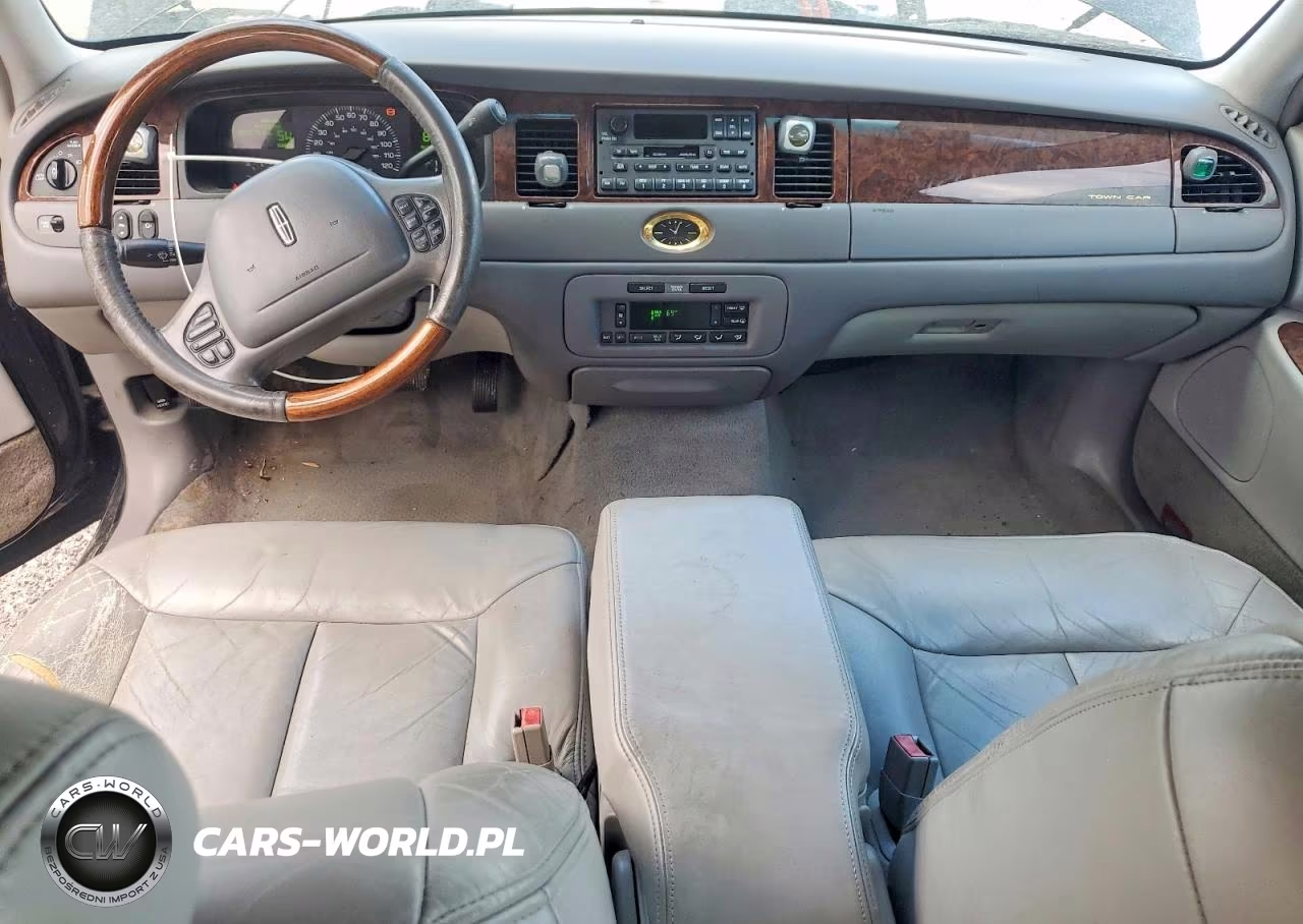 2002 Lincoln Town Car Cartier L VIN:1LNHM85W12Y645680 - 8