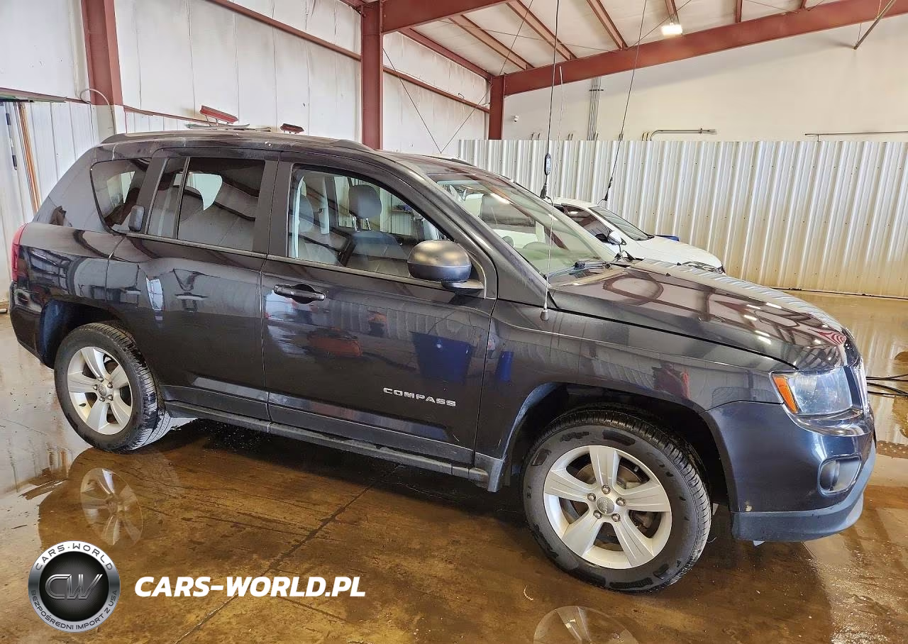 2014 Jeep Compass Sport VIN:1C4NJDBB5ED842227 - 4