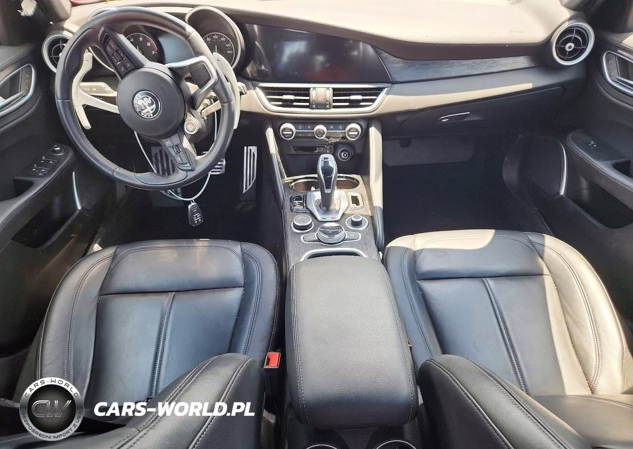 2022 Alfa Romeo Giulia VIN:ZARFAMAN0N7662870 - 8