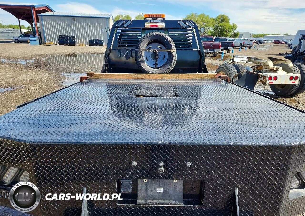 2025 Ford F550 Super Duty VIN:1FDUF5HT8SDA17888 - 10