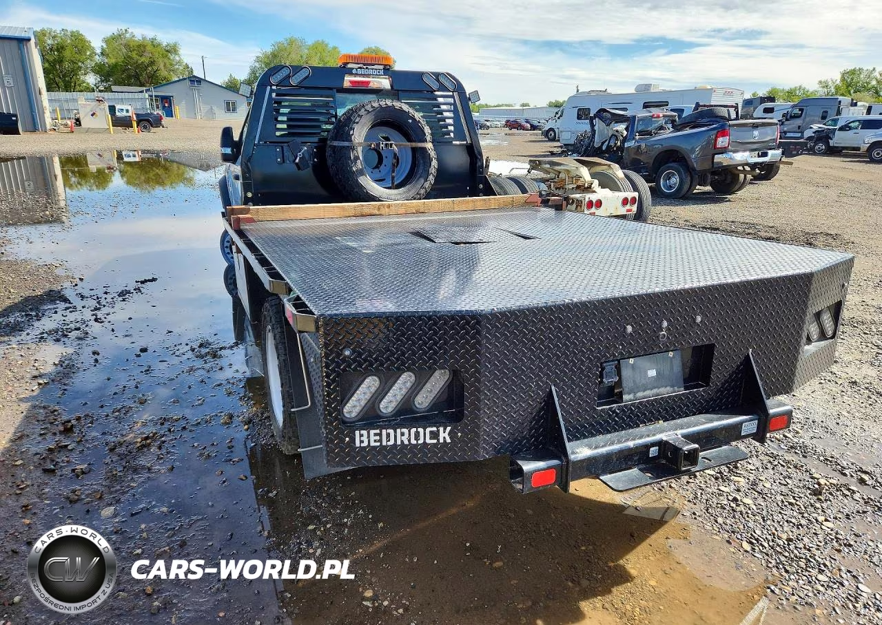 2025 Ford F550 Super Duty VIN:1FDUF5HT8SDA17888 - 2