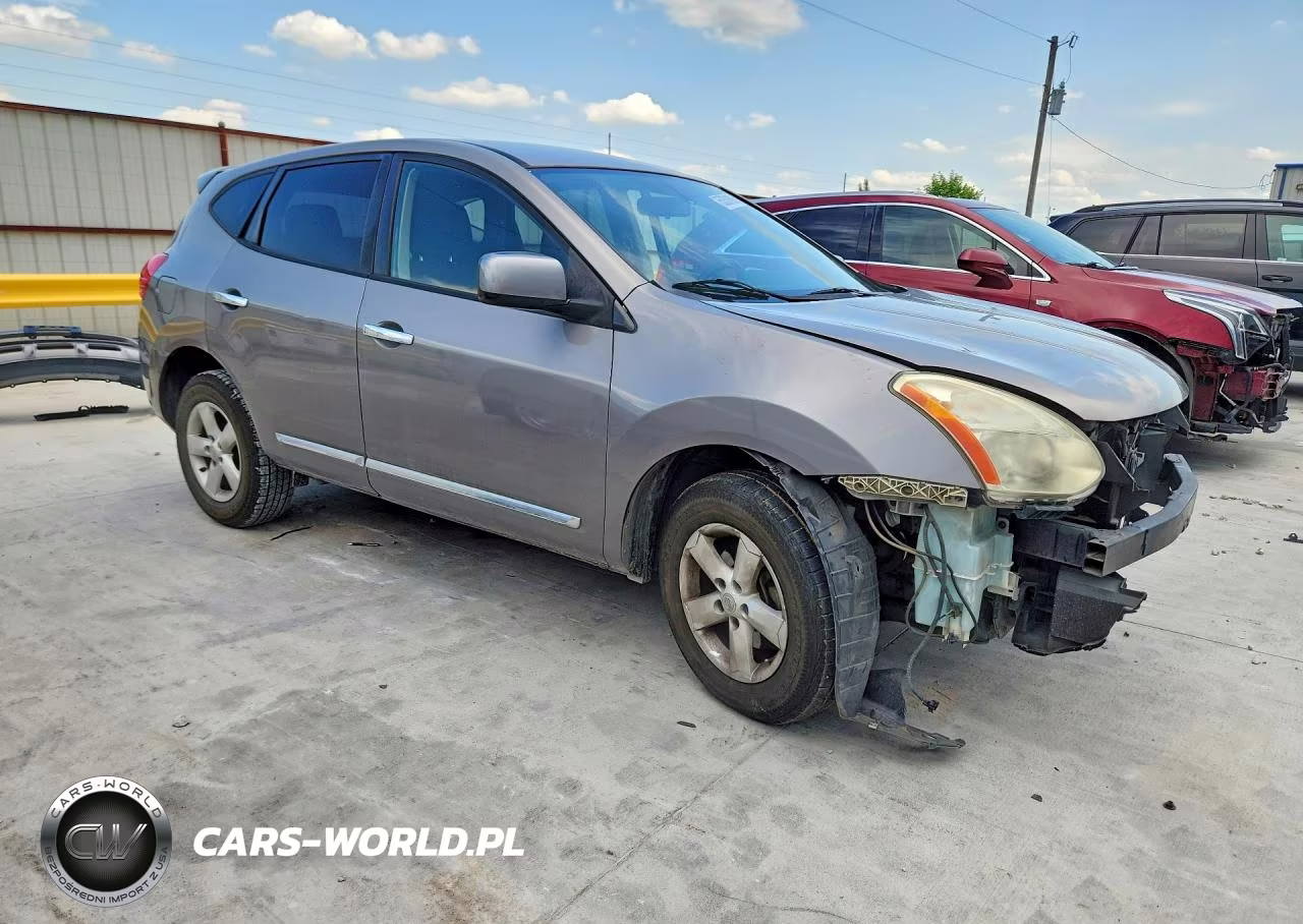 2013 Nissan Rogue S VIN:JN8AS5MT1DW525396 - 4
