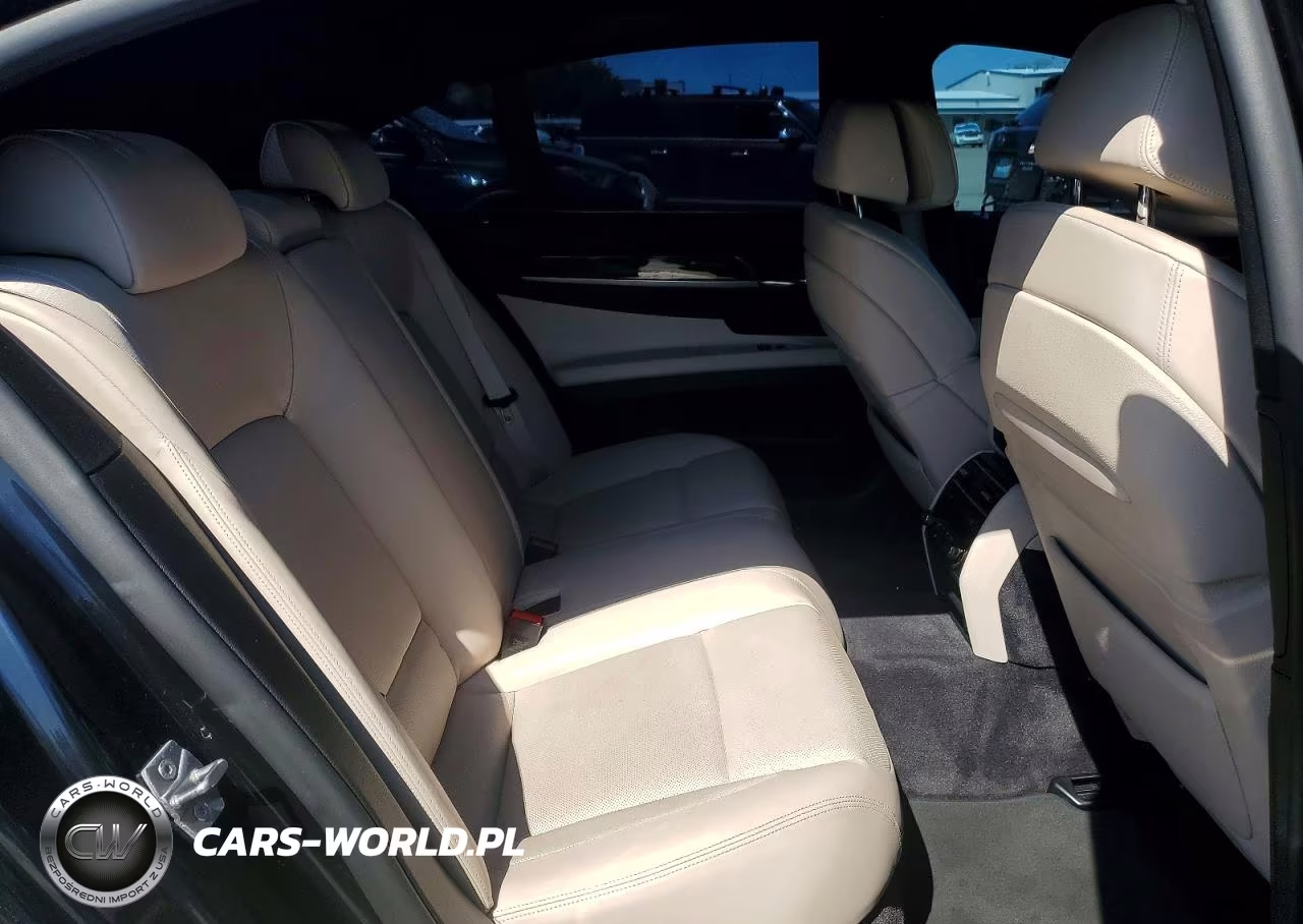 2011 BMW 740 I VIN:WBAKA4C52BC392093 - 10