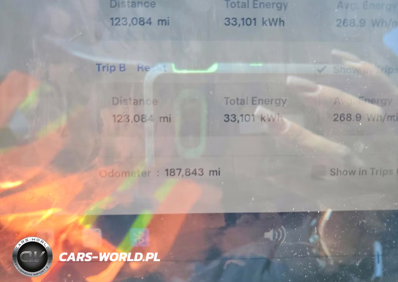 2022 Tesla Model 3 VIN:5YJ3E1EB1NF288053 - 9