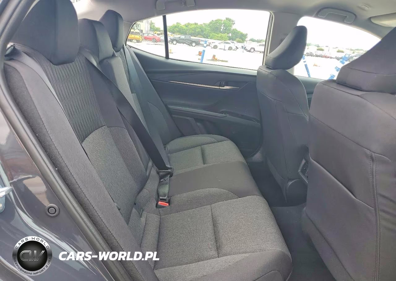 2026 Toyota Camry Le VIN:4T1DAACK2TU250270 - 10