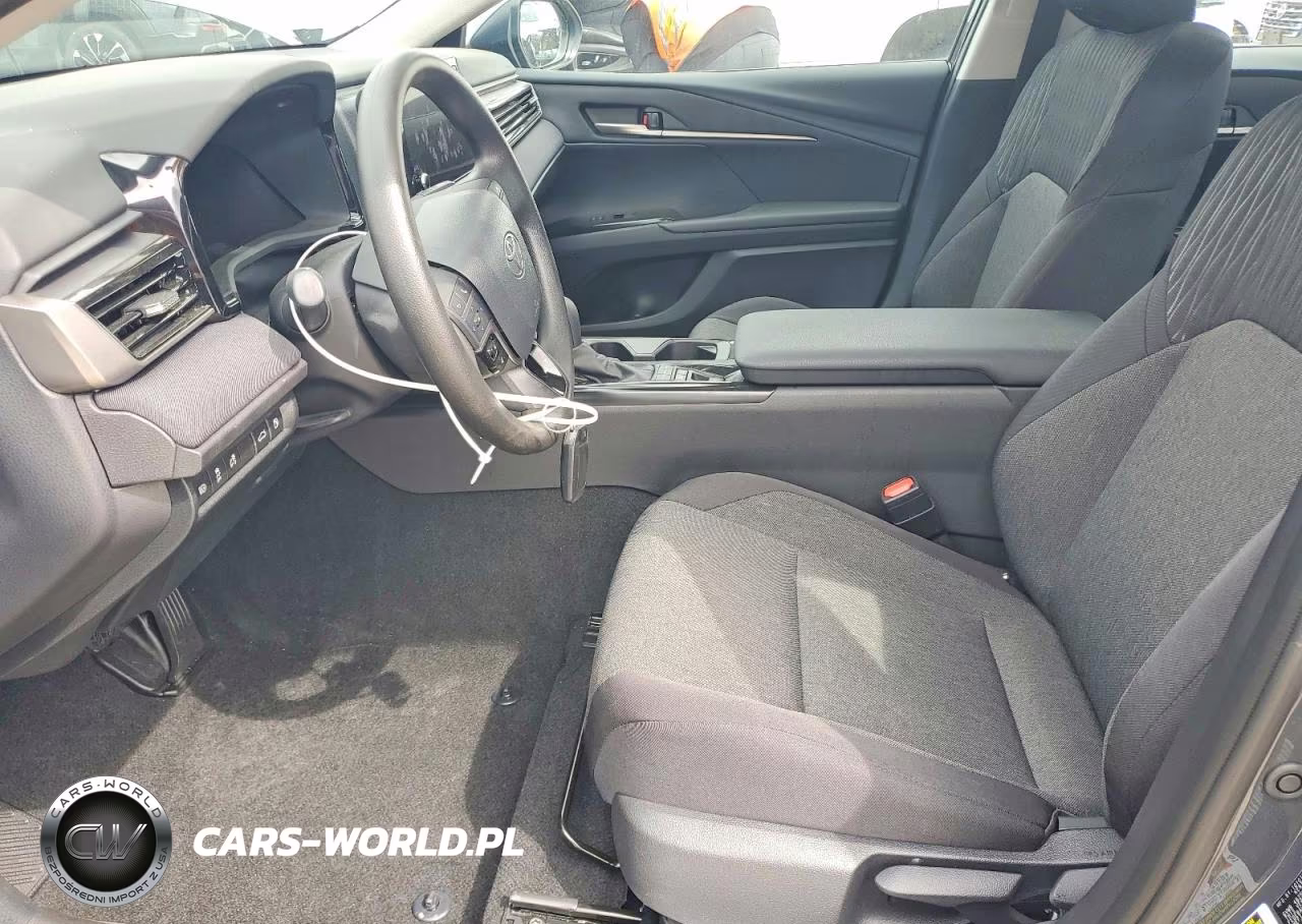 2026 Toyota Camry Le VIN:4T1DAACK2TU250270 - 7