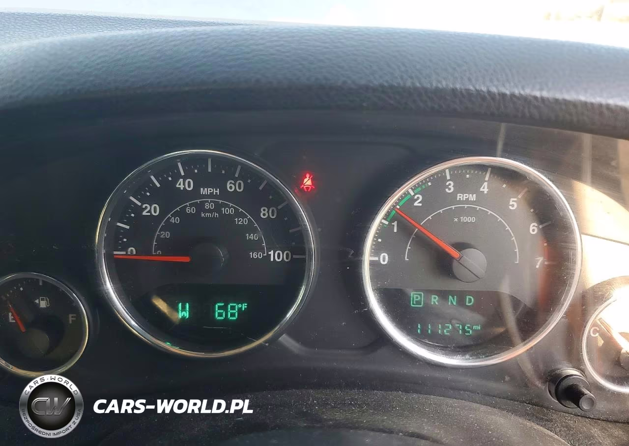 2016 Jeep Wrangler Unlimited Sport VIN:1C4BJWKG7GL200305 - 9