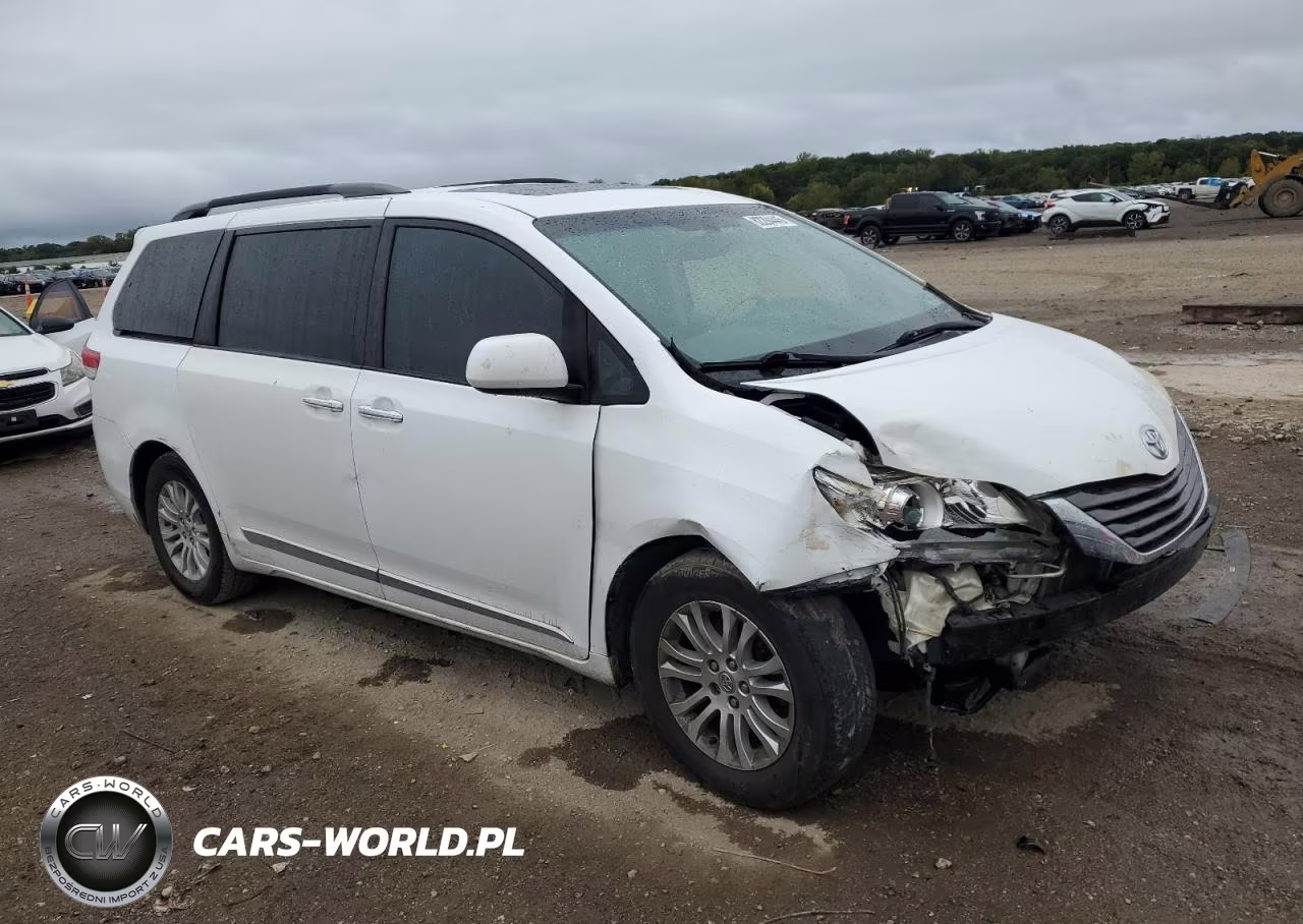 2012 Toyota Sienna Xle VIN:5TDYK3DC4CS208158 - 4