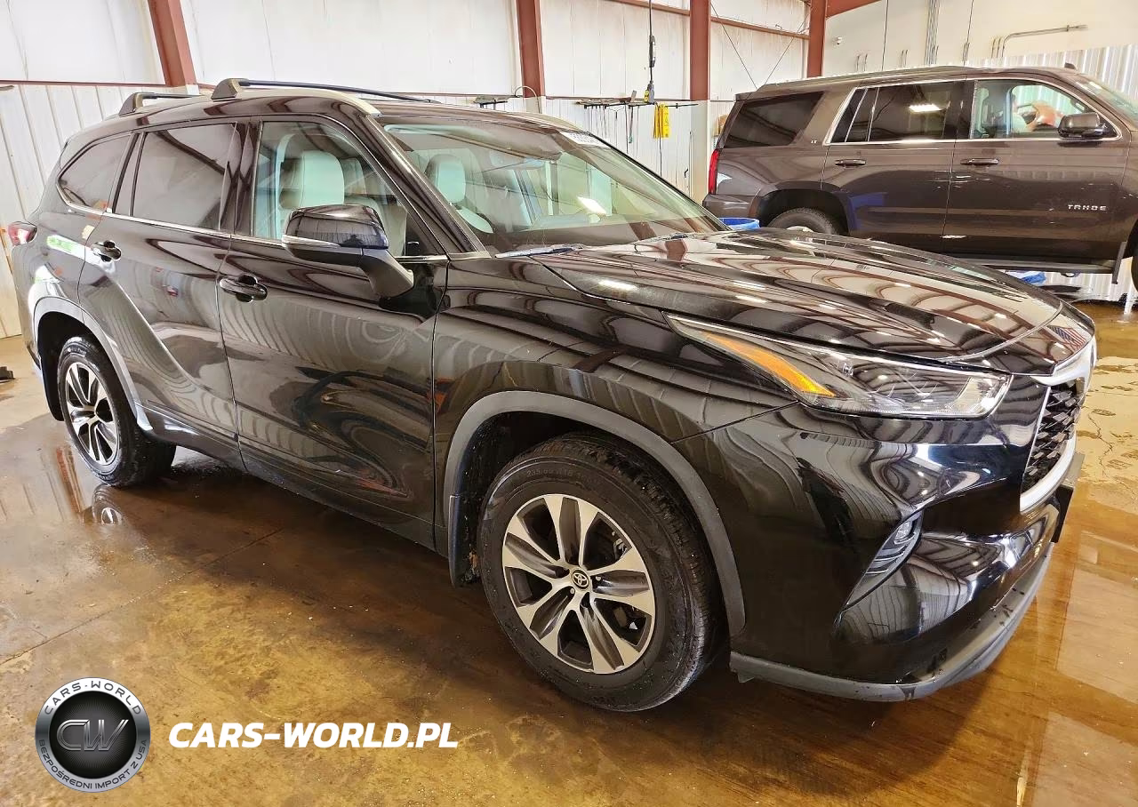 2022 Toyota Highlander Xle VIN:5TDGZRBH5NS231038 - 4