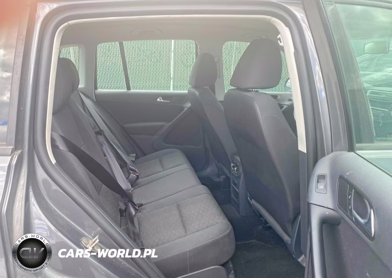 2013 Volkswagen Tiguan S VIN:WVGBV3AXXDW582615 - 6