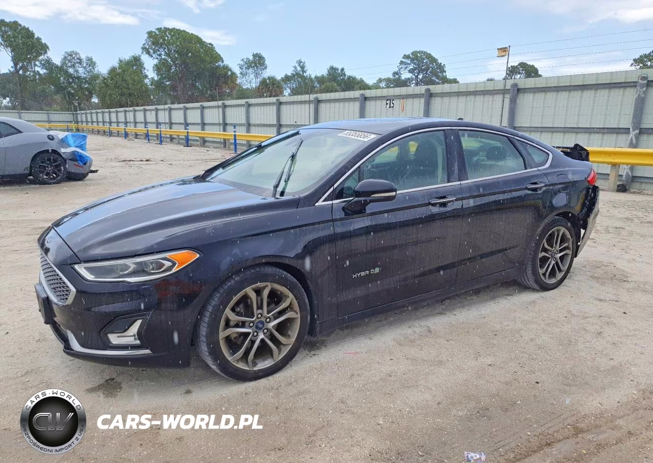 2019 Ford Fusion Titanium – zdjęcie 1 z 12
