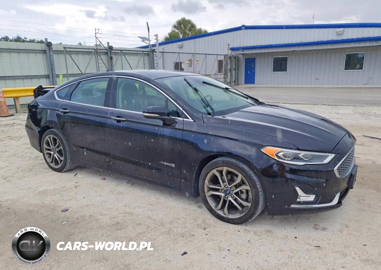 2019 Ford Fusion Titanium VIN:3FA6P0RU5KR261046 - 4