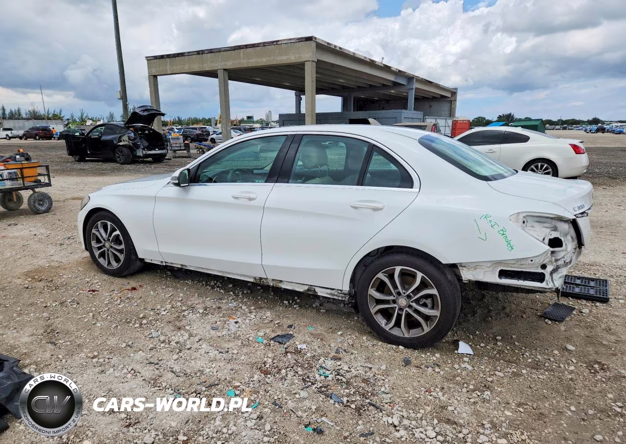2016 Mercedes-Benz C 300 VIN:55SWF4JB8GU173999 - 2