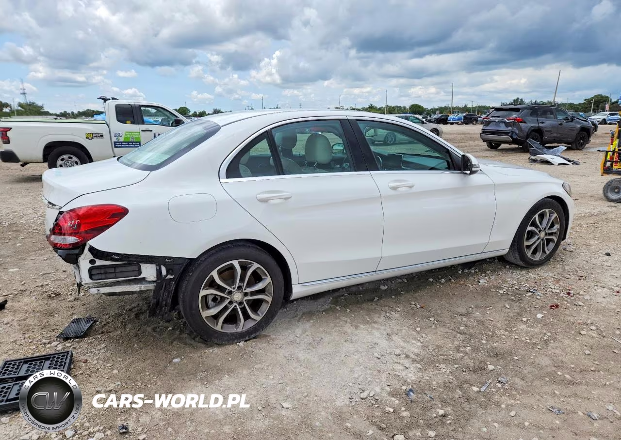 2016 Mercedes-Benz C 300 VIN:55SWF4JB8GU173999 - 3
