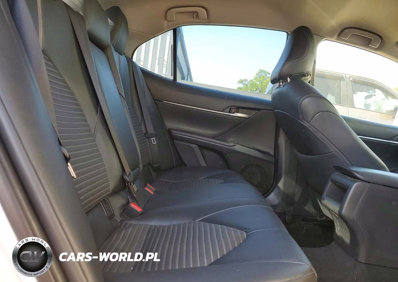 2018 Toyota Camry Se VIN:4T1B11HK8JU601647 - 10