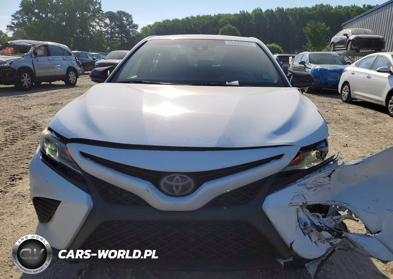 2018 Toyota Camry Se VIN:4T1B11HK8JU601647 - 5